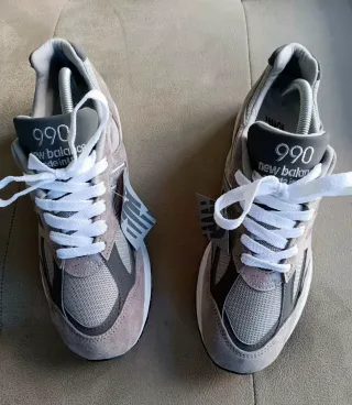 44,5EU New Balance 990 V2 MIU