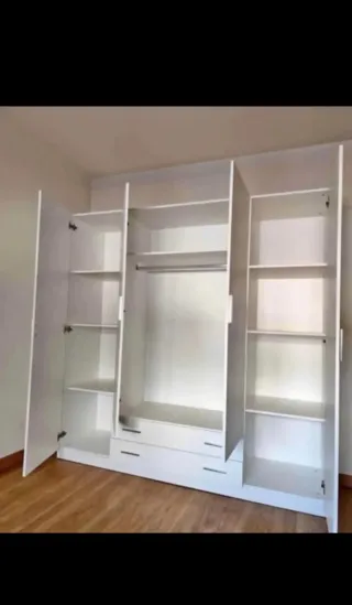 Armario 3 puertas y 2 cajones