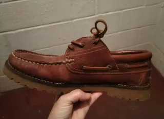 Náuticos de piel marrón