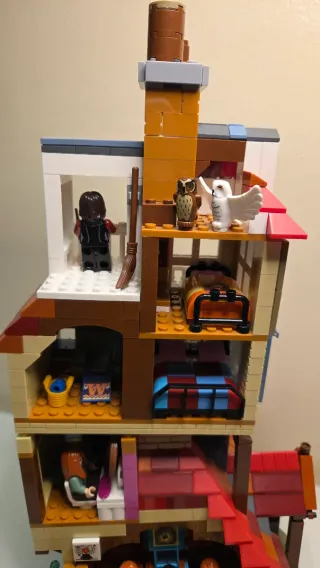 Lego La Madriguera 75980 Compatible