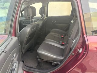 Renault Grand Scenic 2012