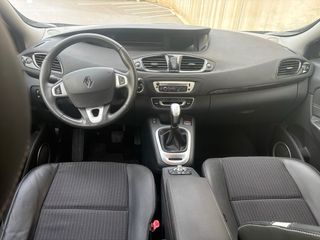 Renault Grand Scenic 2012