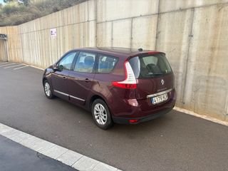 Renault Grand Scenic 2012