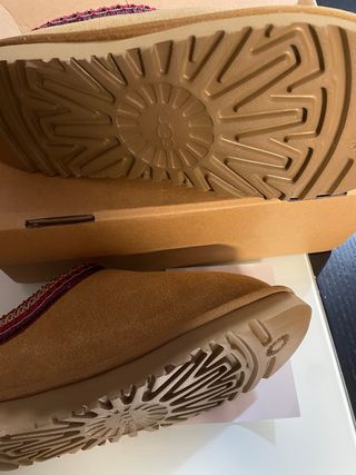 Botas UGG Castanhas com Caixa Danificada