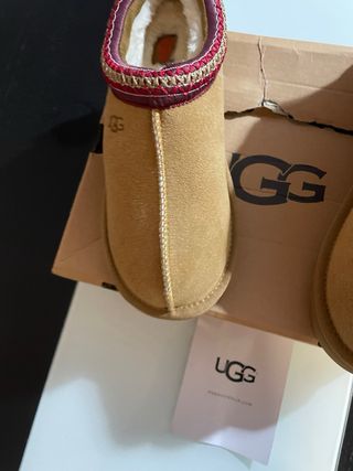 Botas UGG Castanhas com Caixa Danificada