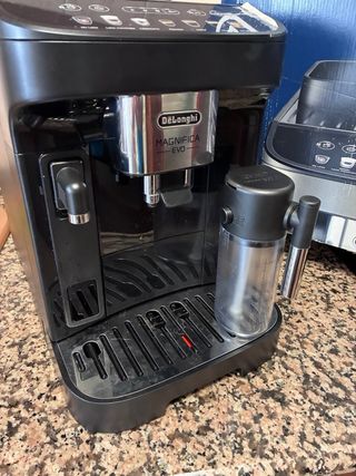 Cafetera DeLonghi Magnífica Evo automática