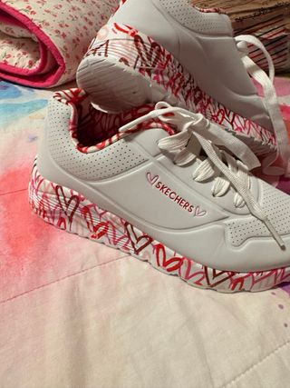 Zapatillas Skechers Blancas Corazón