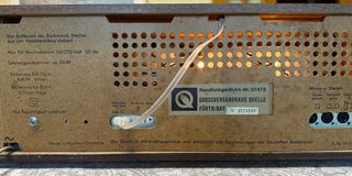 Radio a válvulas Quella Senator Stereo W886St
