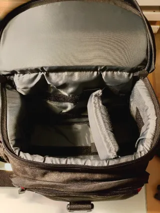 Mochila Tamrac Negra y Roja