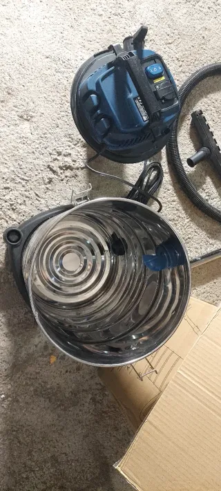 Aspiratore industriale per costruzione