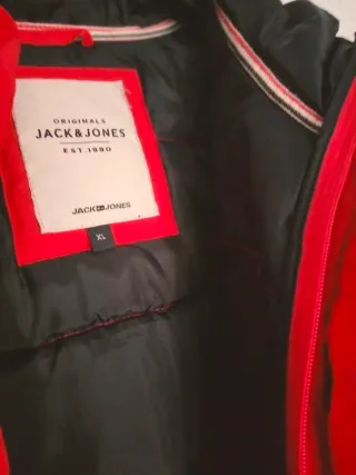 Chaqueta acolchada Jack & Jones roja