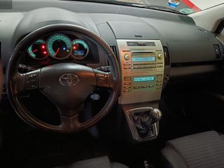 Toyota Corolla Verso 1.8 VVT-i Luna