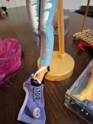 Muñeca Rainbow con accesorios