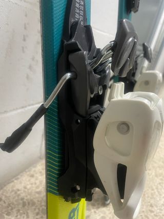 Esquís infantiles Volkl Racetiger con fijaciones