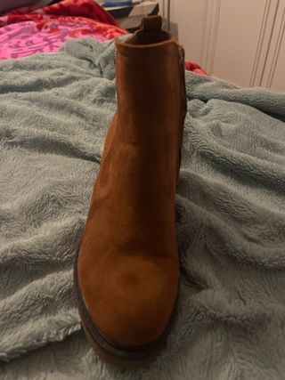 Botín ante marrón con plataforma