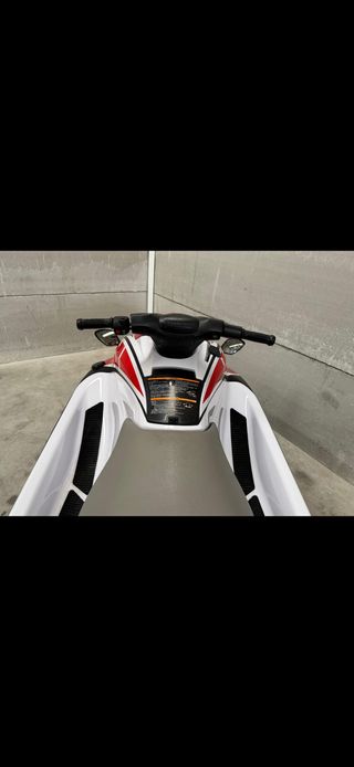 Moto de agua Yamaha ware runner 1100 de luxe