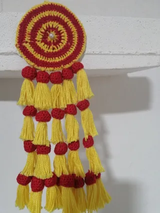 Mosquero caballo crochet rojo y amarillo