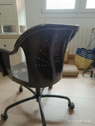 Silla de oficina Ikea estilo industrial roberget