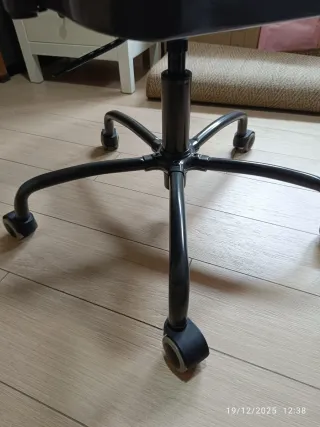 Silla de oficina Ikea estilo industrial roberget