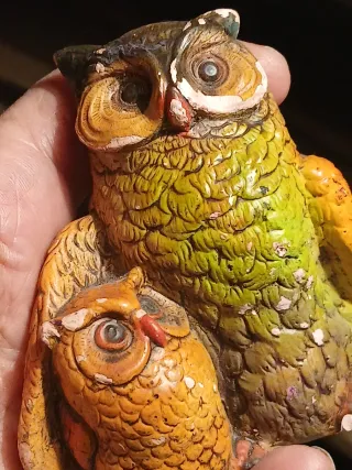 Búho antiguo firmado