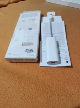 Funda Apple y Conector Thunderbolt