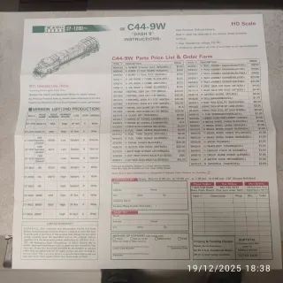 Locomotora Kato Santa Fe H0