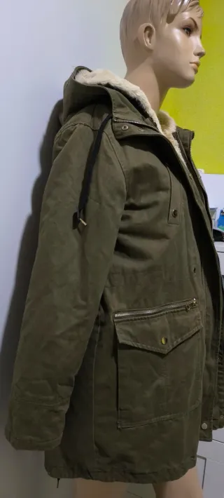 Parka Stradivarius 2 en 1 verde