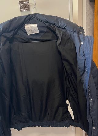 Abrigo Bershka azul marino talla M