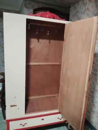 Armario infantil vintage con espejo