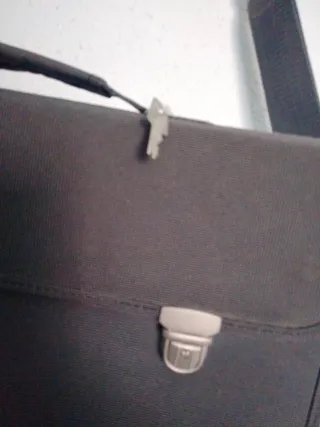 Maletín para portátil con llave