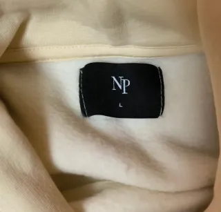 Sudadera Nude Project