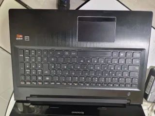 Portatile Lenovo con Windows 11 Pro e SSD da 120 GB