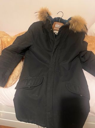 Parka Zadig & Voltaire negra con interior azul