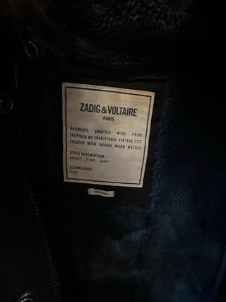 Parka Zadig & Voltaire negra con interior azul