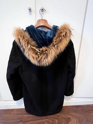 Parka Zadig & Voltaire negra con interior azul