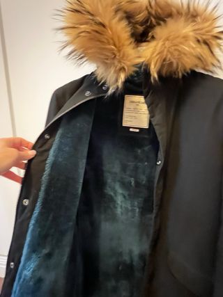 Parka Zadig & Voltaire negra con interior azul