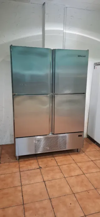 Nevera industrial Infricool 4 puertas