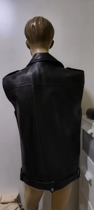 Chaleco efecto cuero Stradivarius Talla Única