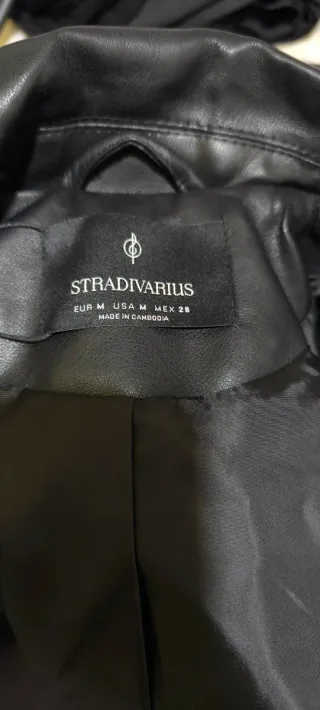 Chaleco efecto cuero Stradivarius Talla Única