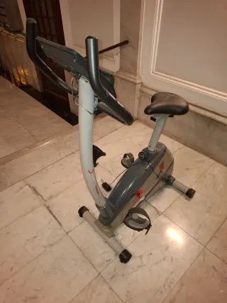 Bicicleta Estática SportsTech ESX500