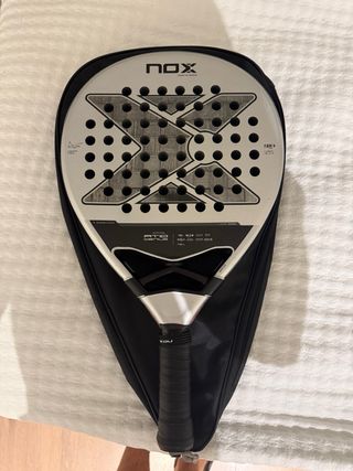 Pala Pádel NOX AT10 Genius 18K Agustín Tapia