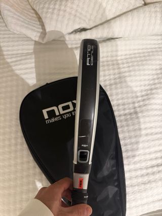Pala Pádel NOX AT10 Genius 18K Agustín Tapia