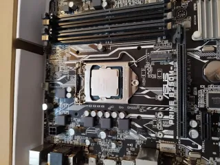 Placa Base ASUS PRIME B250M-A + CPU i7-7700 + 16GB