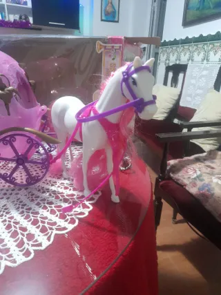 Carruaje Barbie con caballo y muñeca