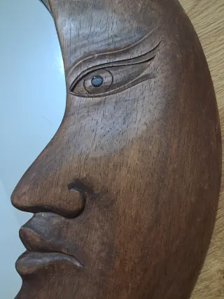 Specchio a forma di luna con stelle