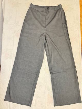 Pantalón gris formal con cierre