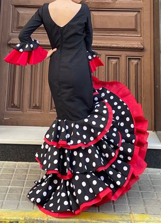 Traje Flamenca Negro y Rojo talla 3840