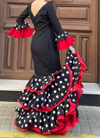 Traje Flamenca Negro y Rojo talla 3840