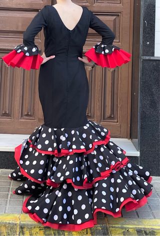 Traje Flamenca Negro y Rojo talla 3840