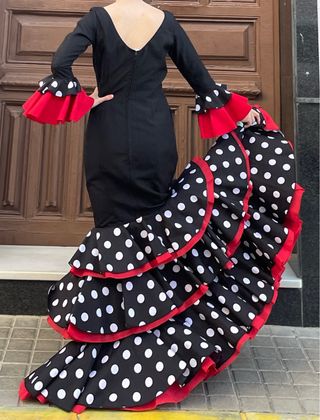 Traje Flamenca Negro y Rojo talla 3840